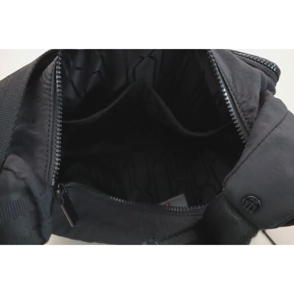 Hunter Unisex Large Black Nylon Commute Shoulder Bag w/Adjustable Webbing Strap - Picture 5 of 16